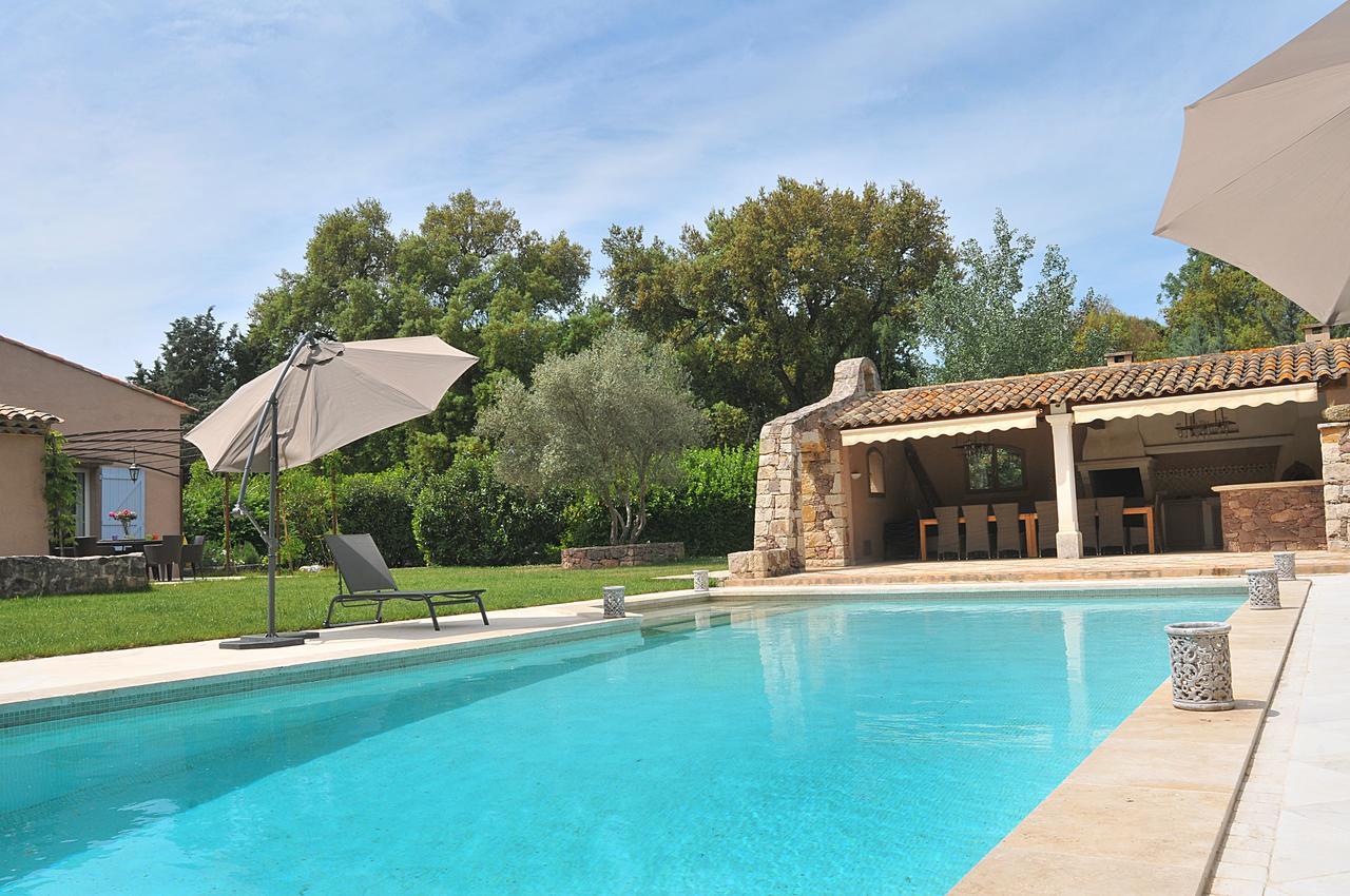 Chateau Des Bertrands Le Cannet des Maures Bagian luar foto