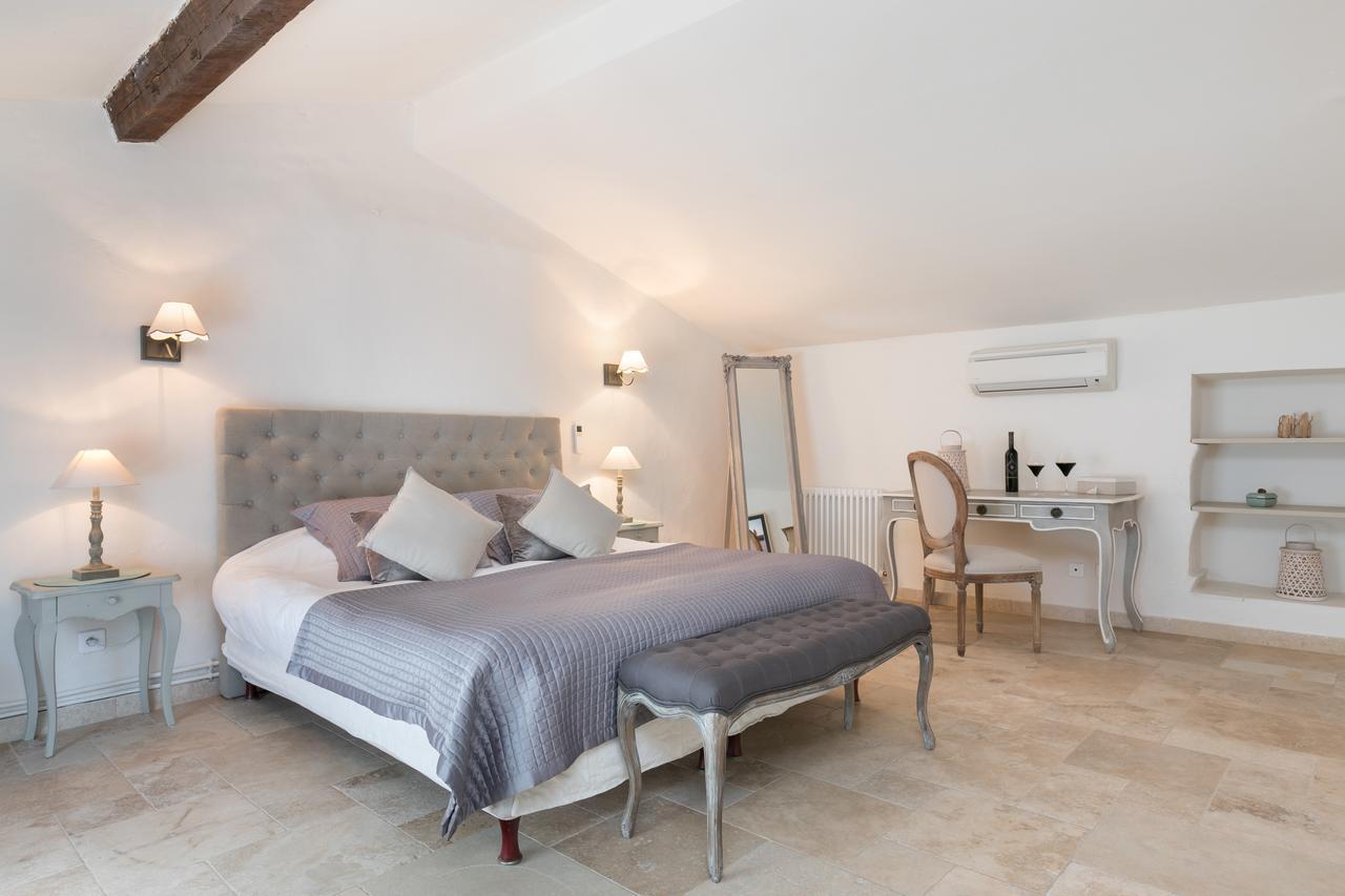 Chateau Des Bertrands Le Cannet des Maures Bagian luar foto