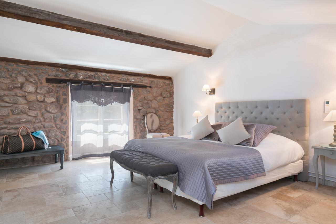 Chateau Des Bertrands Le Cannet des Maures Bagian luar foto