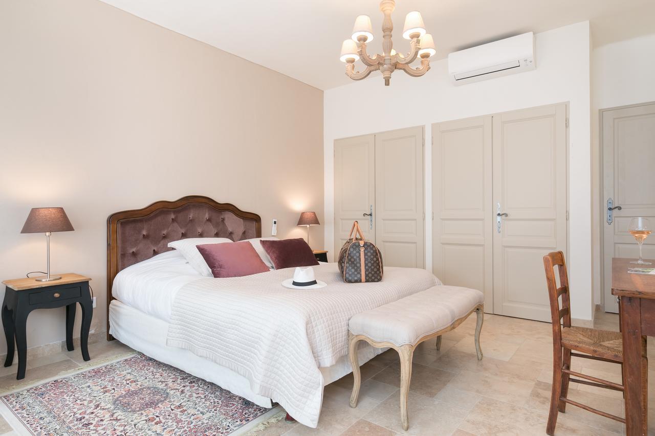 Chateau Des Bertrands Le Cannet des Maures Bagian luar foto