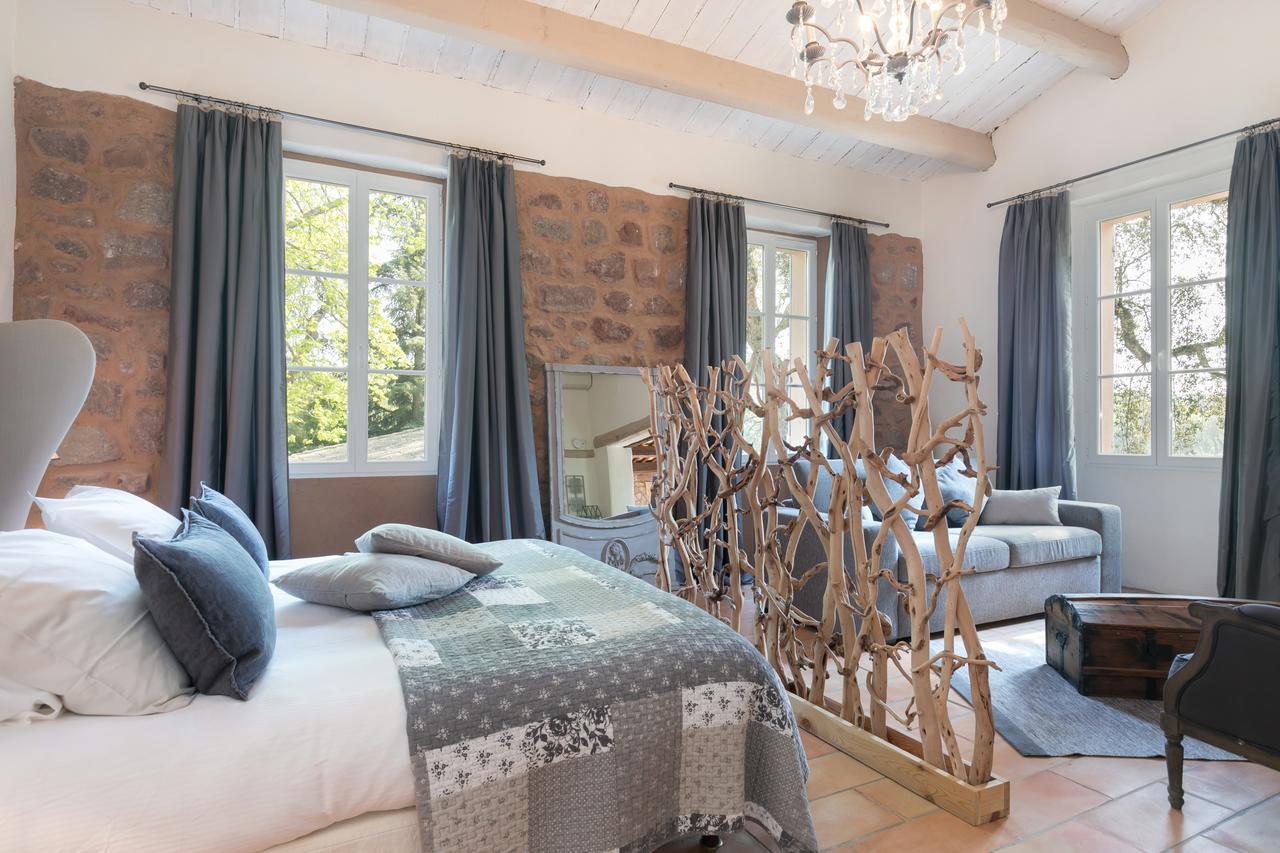 Chateau Des Bertrands Le Cannet des Maures Bagian luar foto